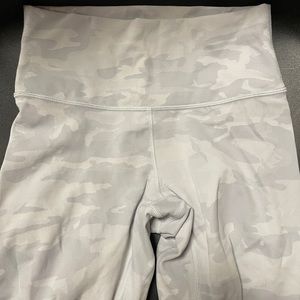 Lululemon ribbed camo legging